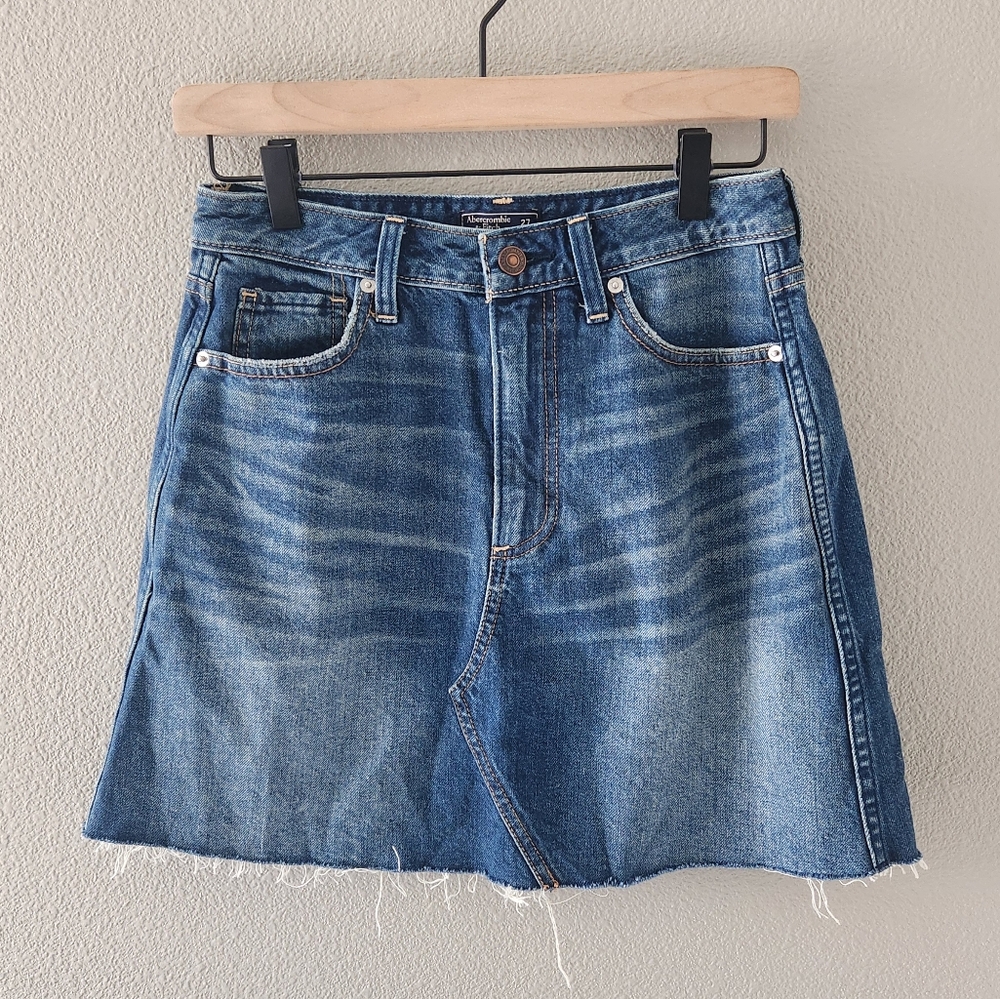 Abercrombie & Fitch Denim Mini Skirt Size 27 Raw Hem Pockets Classic Preppy Y2K